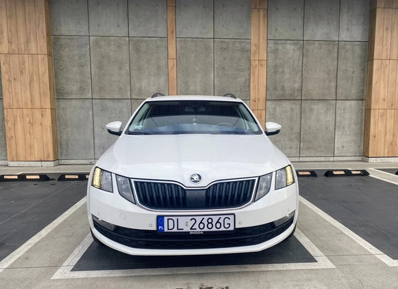 Skoda Octavia cena 54900 przebieg: 187000, rok produkcji 2017 z Wrocław małe 254